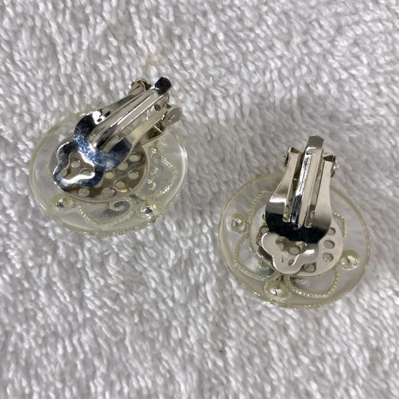 Vintage Clear  Plastic Grey Faux Pearl Round Clip On Earrings - Picture 9 of 10